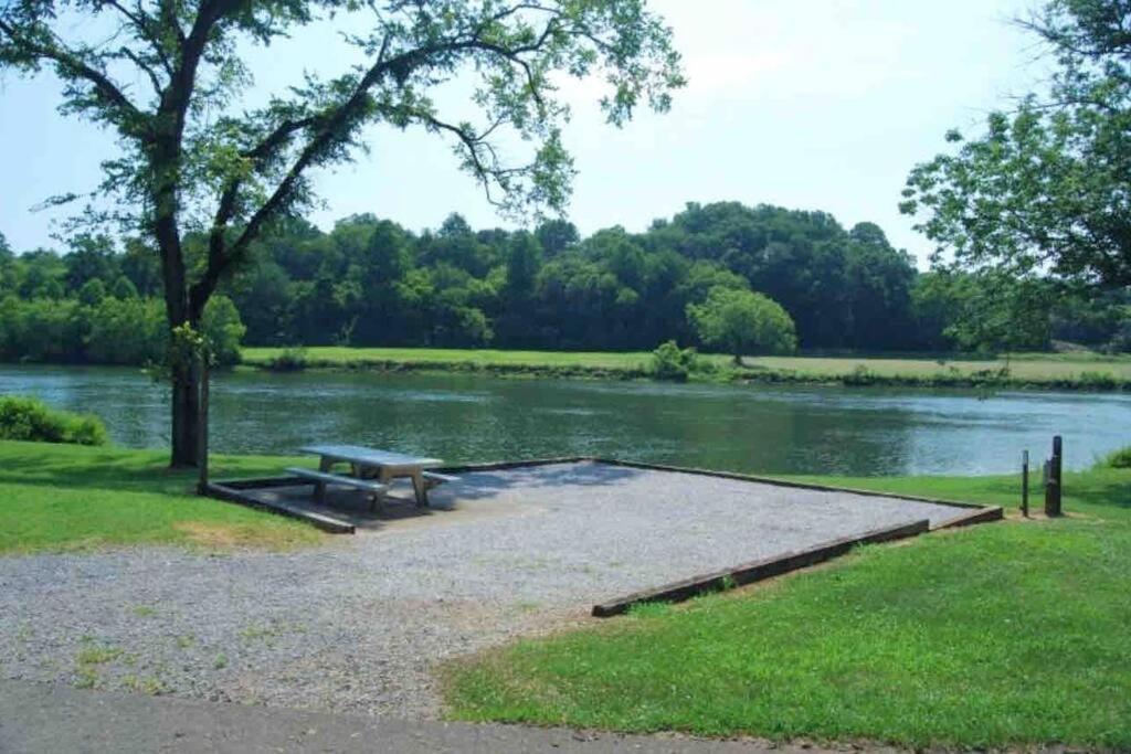 Charming House In Sevierville Family Friendly Quiet Location Close To Wilderness Bagian luar foto