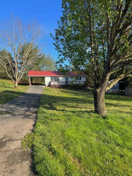 Charming House In Sevierville Family Friendly Quiet Location Close To Wilderness Bagian luar foto